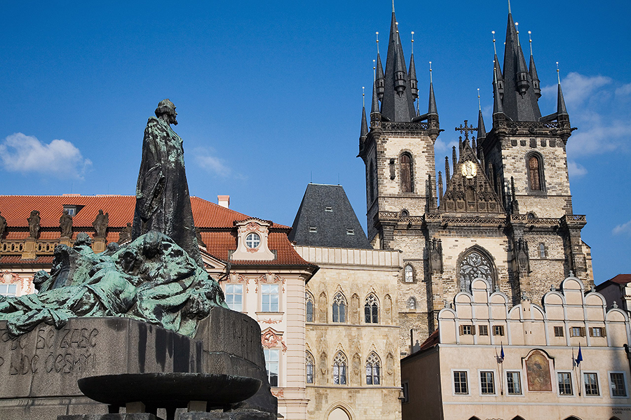 Monumento en Praga Huss